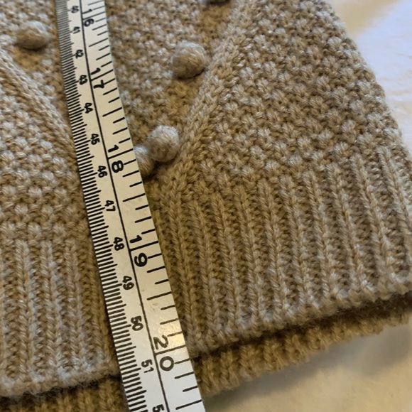 Beautiful camel coloured sweater - Picture 9 of 9